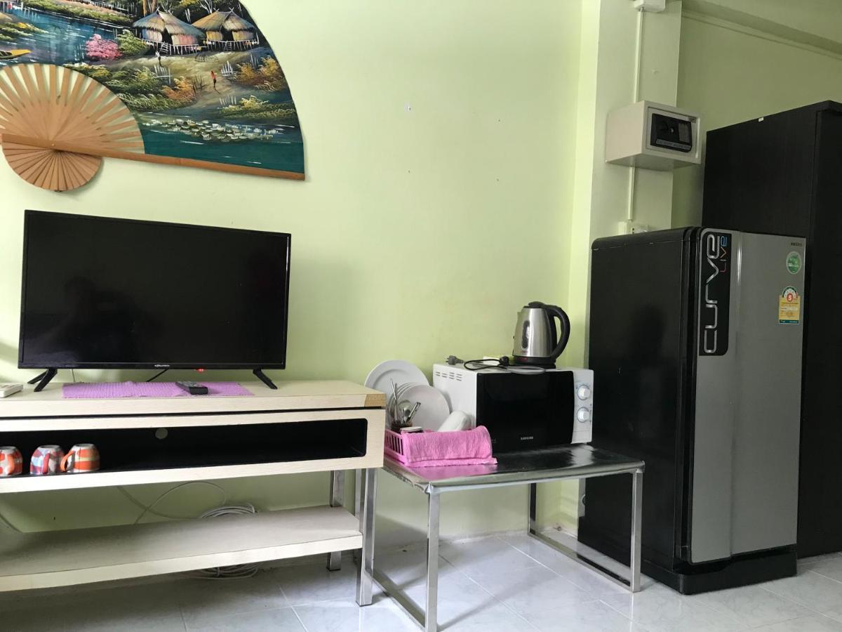 Sv. House Hotel Bãi biển Jomtien Ngoại thất bức ảnh