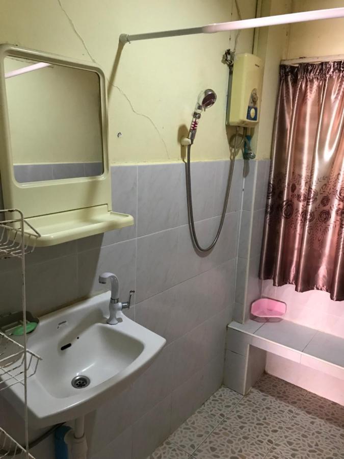 Sv. House Hotel Bãi biển Jomtien Ngoại thất bức ảnh