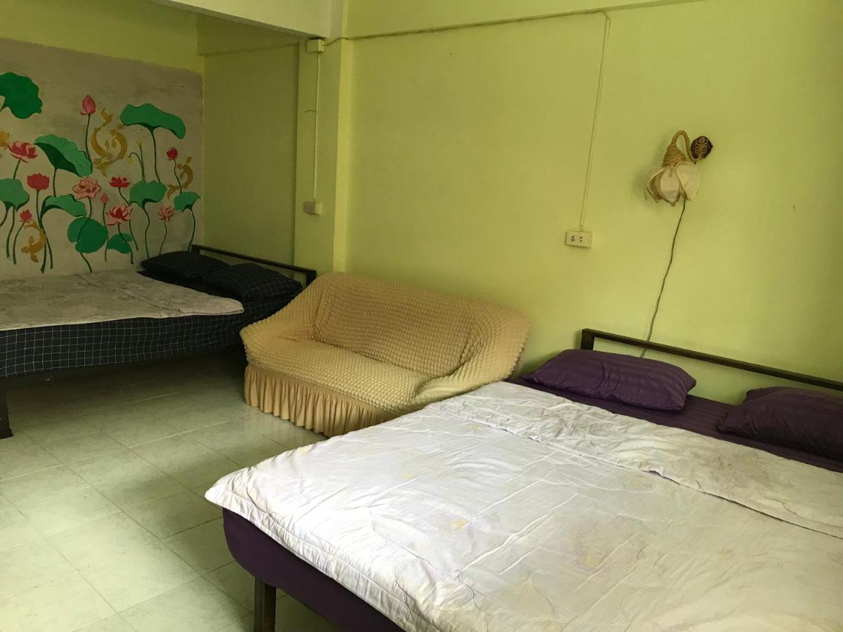 Sv. House Hotel Bãi biển Jomtien Ngoại thất bức ảnh