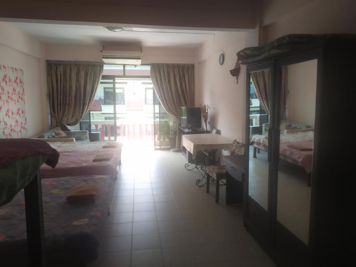 Sv. House Hotel Bãi biển Jomtien Ngoại thất bức ảnh