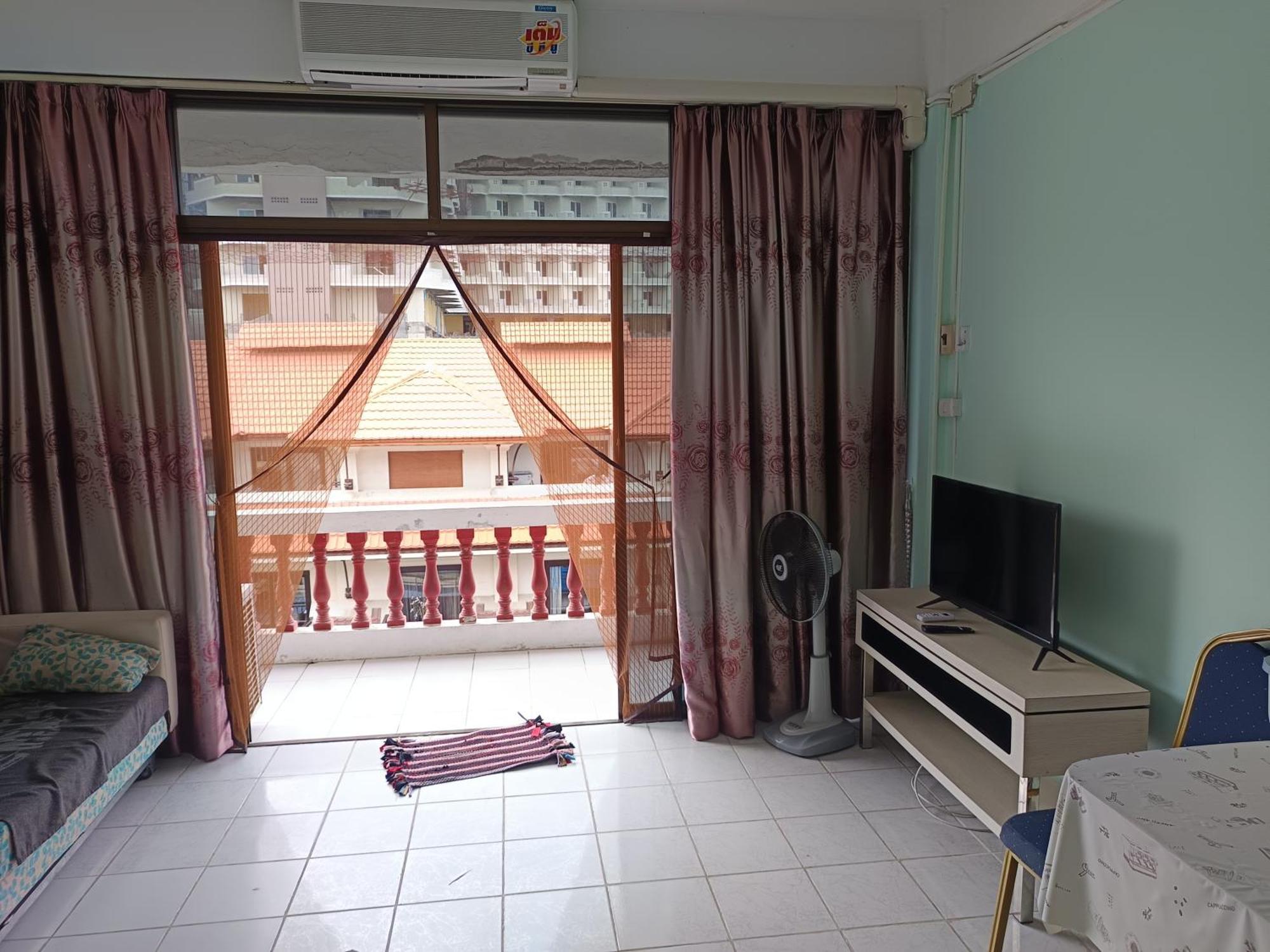 Sv. House Hotel Bãi biển Jomtien Ngoại thất bức ảnh